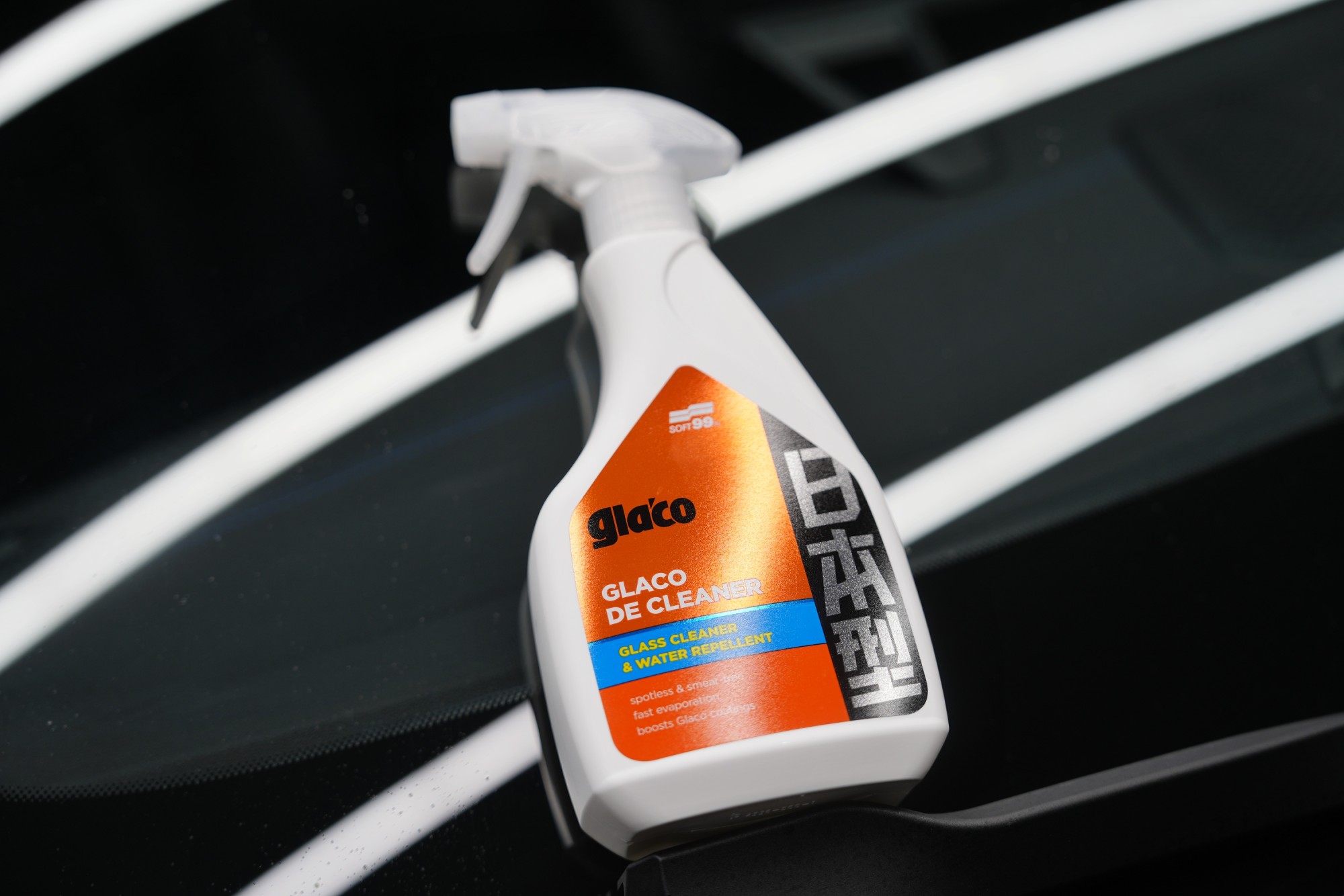 Soft99 Glaco De Cleaner – osvědčený 3v1 čistič skel v novém kabátě