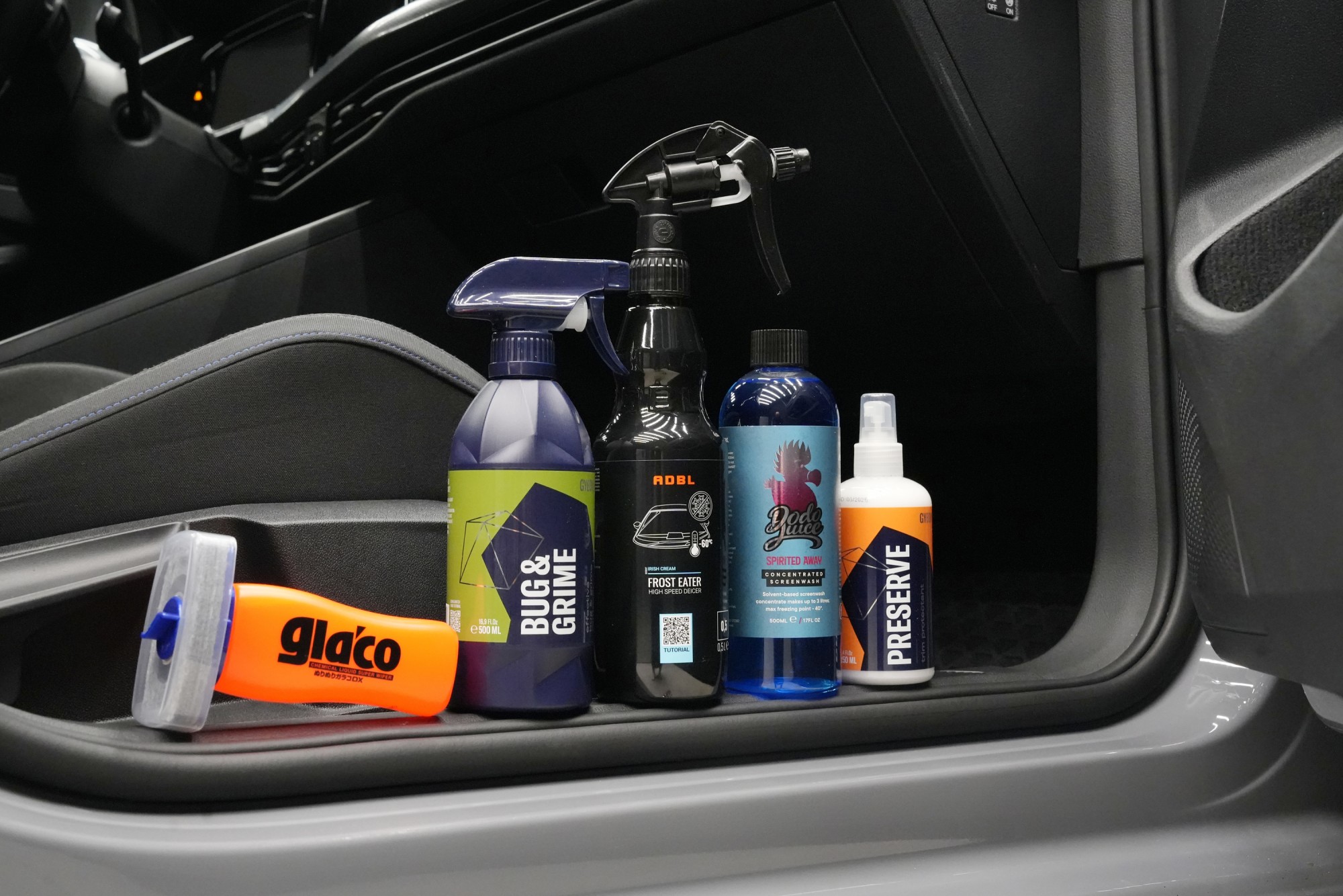 Péče o auto v zimě: 5 pomocníků, kteří vám usnadní život