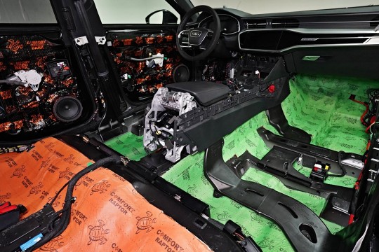 Odhlučnění podlahy auta přehledně v několika krocích