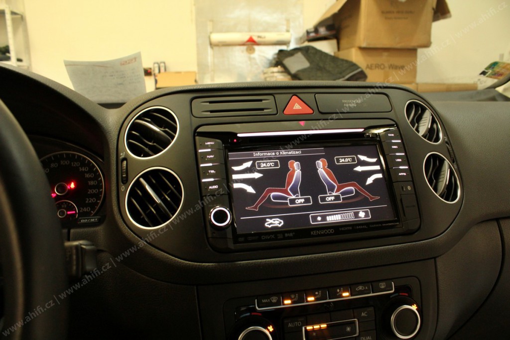 Volkswagen Golf Plus - montáž OEM autorádia od Kenwoodu ...