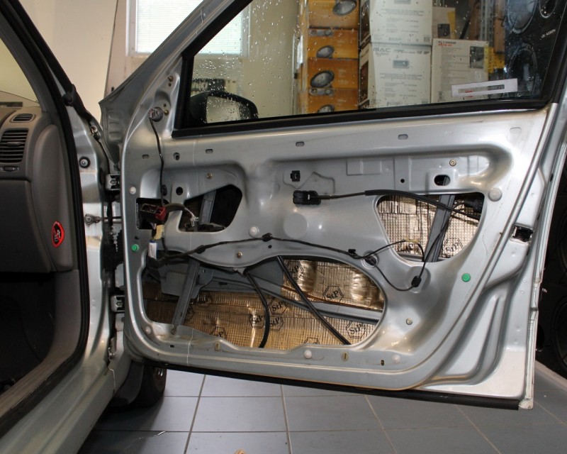 Renault Laguna montáž předních + zadních reproduktorů