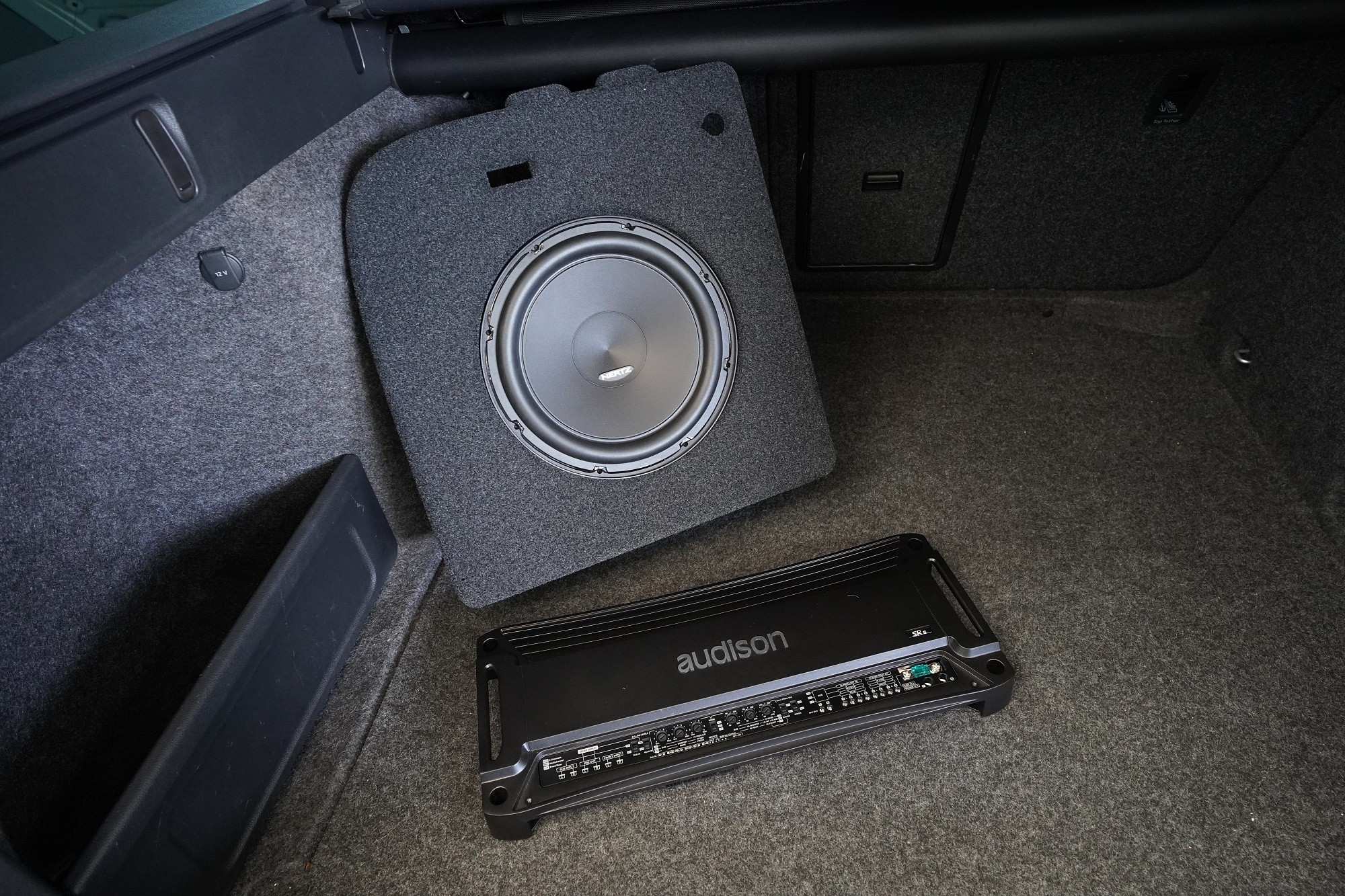 Škoda Octavia 3 montáž reproduktorů a subwooferu Ahifi.cz