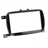 Car radio reduction frame for Fiat 500