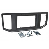 Car radio reduction frame for Volkswagen Crafter II