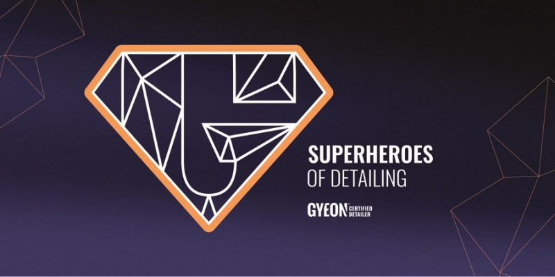 Banner na zeď Gyeon Banner / Certified Detailer Superheroes of Detailing 200x90 cm